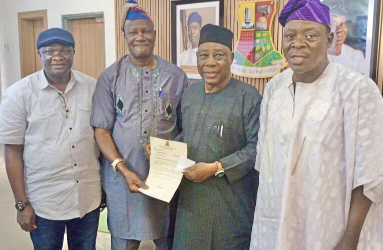 Ex-Oyo Assembly Minority Leader visits Oyo Deputy Gov, thanks Makinde for new appointment 