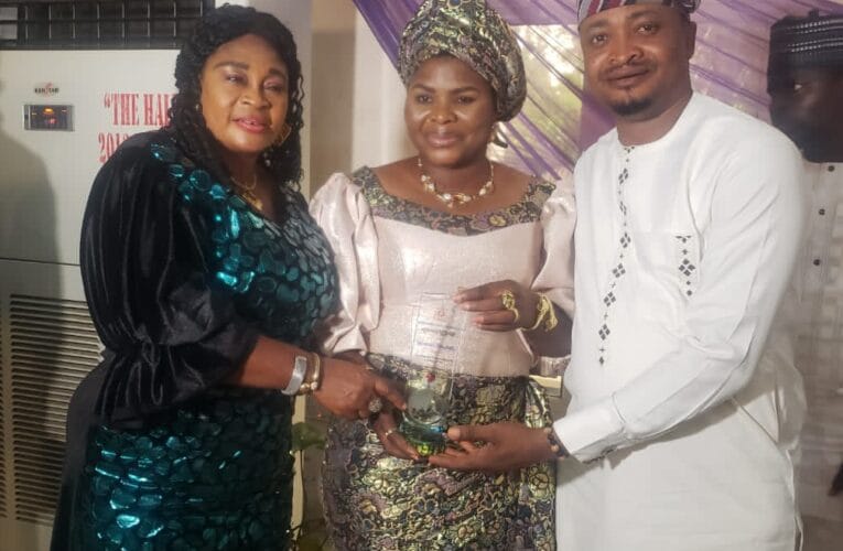 LAUTECH Alumni honors Hon Bisi Oluranti Oyewo-Michael (BOOM) with Award of Dignity