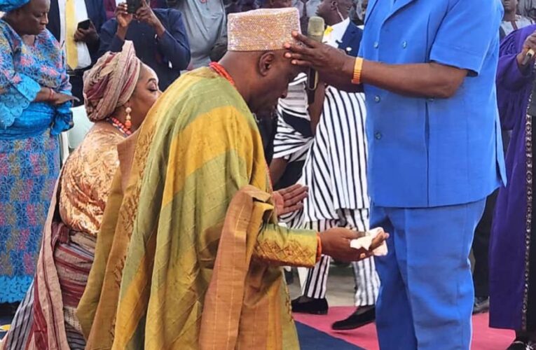 PHOTOS: RCCG Pastor Adeboye Anoints New Soun of Ogbomoso, Says He Was Destined to be King