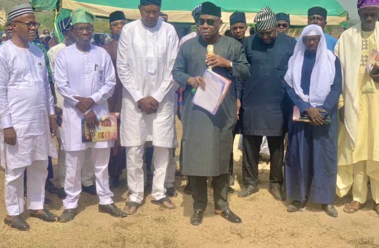 PHOTOS: Oyo Deputy Gov attends Tede Chief Imam’s fidau prayer 