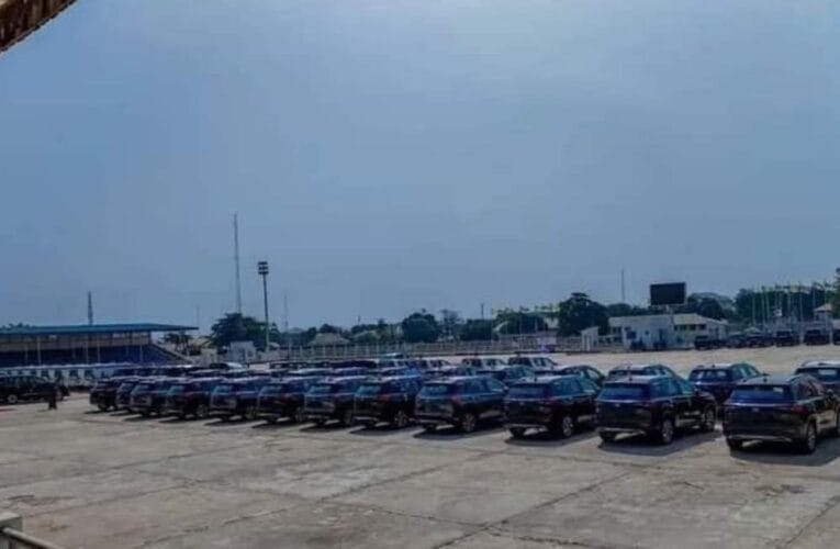 Kogi Governor Yahaya Bello Gifts Vehicles To Judges, Lawmakers