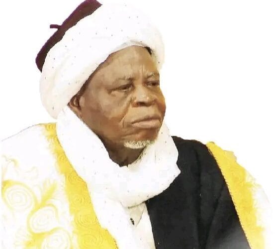 Explosion: Grand Imam of Oyo State, Sheikh Agbotomokekere commiserates with victims, commends Makinde for his swift response