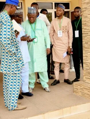 NANS meets FEDPOFFA management on tuition hike, dialogue resulted in reduction of fees