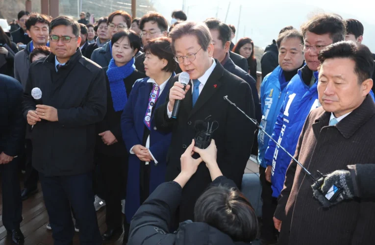 South Korean opposition leader stabbed in the neck while addressing journalists 