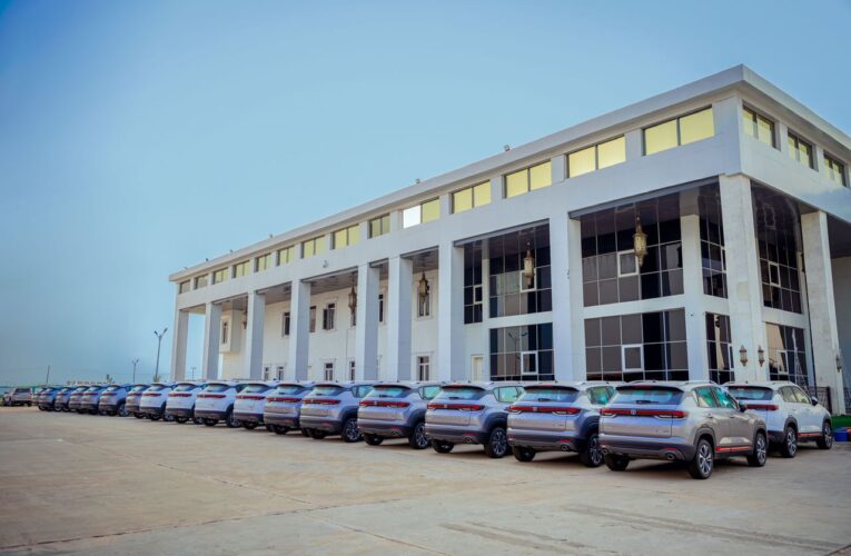 PHOTONEWS : Ebonyi Governor, Nwifuru Buys SUVs For All Medical Doctors In General Hospitals 