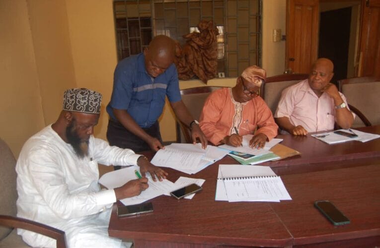 N1bn Loan: Oyo Govt. Signs MoU with MFBs