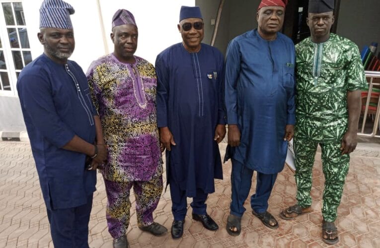 PHOTOS: Irepo PDP chairmanship candidate, TT visits Oyo Deputy Governor 