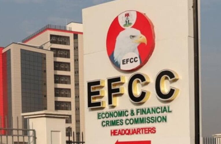 100 Bureau De Change Operators Arrested As Naira Slumps To 1980 Per $1