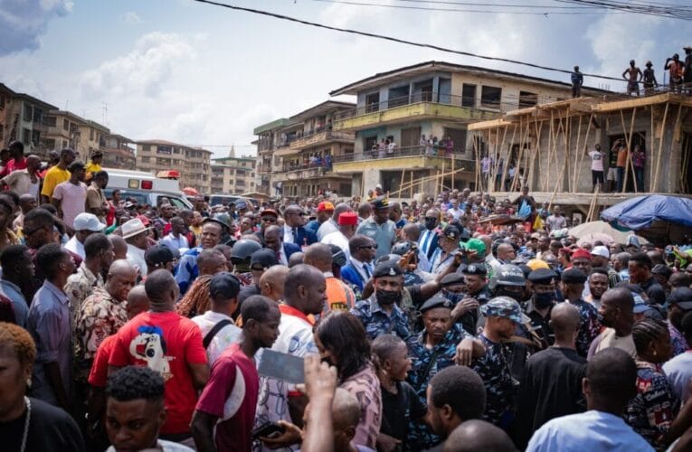 PHOTOS: 5 Dead, 26 Rescued In Ochanja, Onitsha Market Building Collapse 