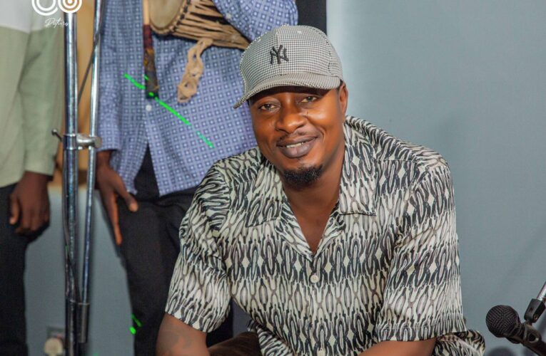 Taye Currency: A Fuji Icon With Electrifying Performance, Timeless Compositions | By Aderibigbe Yisahu 