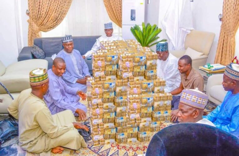 Ramadan: APC Deputy National Chairman Distributes ₦100 Million Cash 