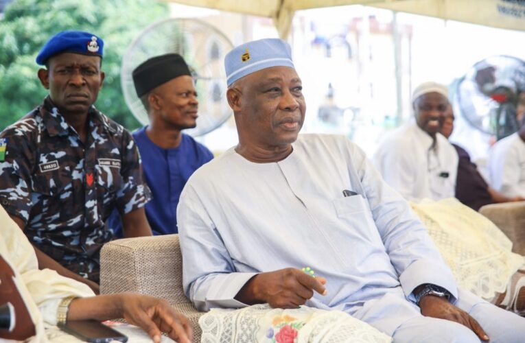 Aides Congratulate Oyo Deputy Governor On Award Of Recognition 