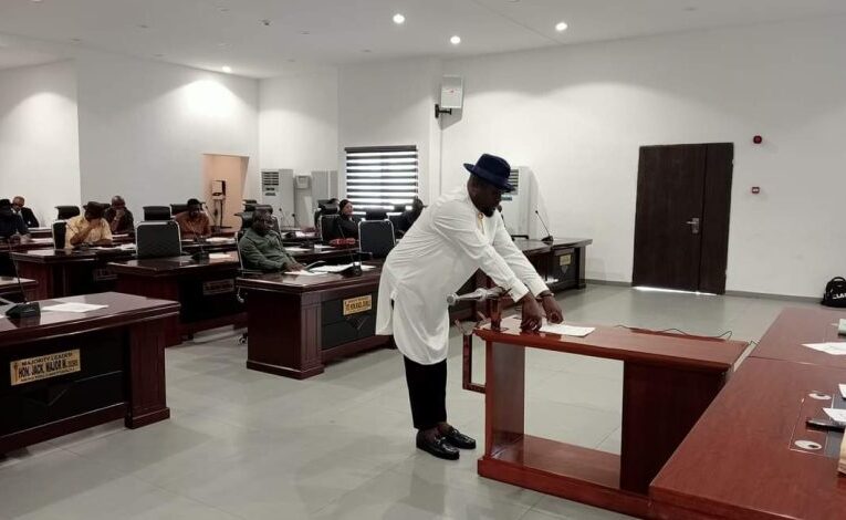 Rivers Assembly Overrides Fubara, Enacts New Law During Emergency Sitting 