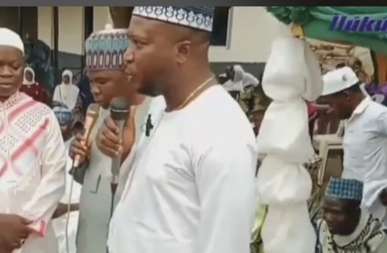 Wale Canada holds Ramadan lecture, Treats Constituents to Iftar, Commissions Community Mosque and Borehole in Memory of Late Alhaji Saminu Gbadamosi