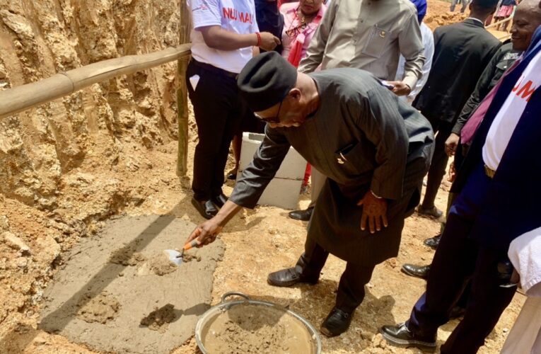 Makinde performs turning of Sod for construction of NUJ Ultra-modern mall