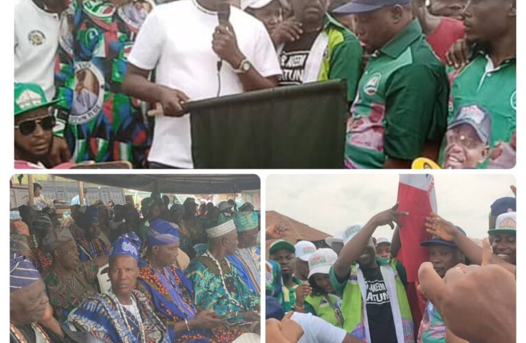Akeem Olatunji Officially Receives PDP Flag As Chairmanship Candidate In Oluyole Ahead April Poll