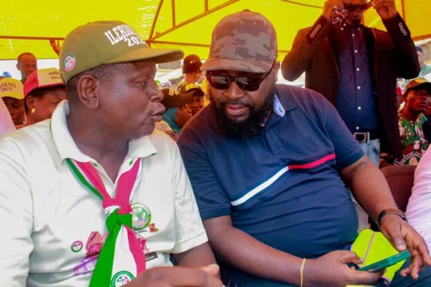 PHOTOS: PDP Chairmanship candidate, Ogunlade kicks off ward-campaign in Ogbomoso, visits Alasa, Abogunde, Jagun