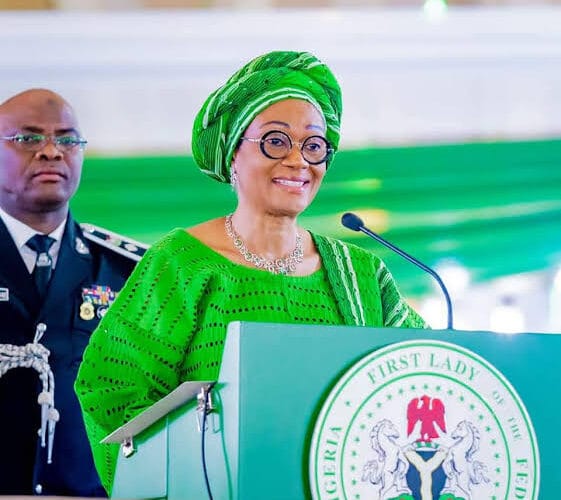 Remi Tinubu’s Visit: Governor Adeleke’s Wives Clash Over ‘First Lady Position’ 