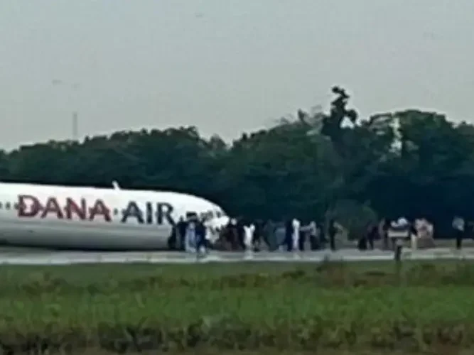 Dana Airplane Veers Off Lagos Airport Runway