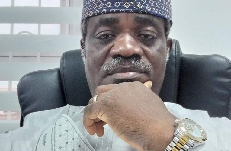 Former Gov’s aide dies in auto crash 
