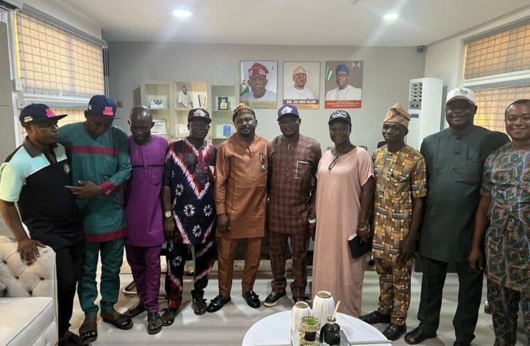 PTS Chairman, Dikko Host Oluyole PDP Candidates, Donates N1M