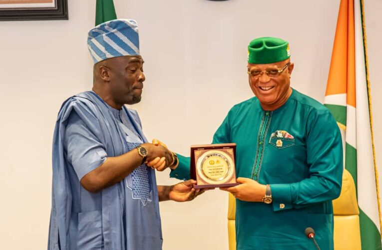 FHA MD/ CEO, Hon Oyetunde Ojo visits Akwa Ibom State