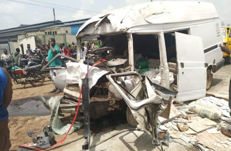 PHOTOS: Road Crash On Sagamu/Mosinmi Road Kills Four, Injures Four Others