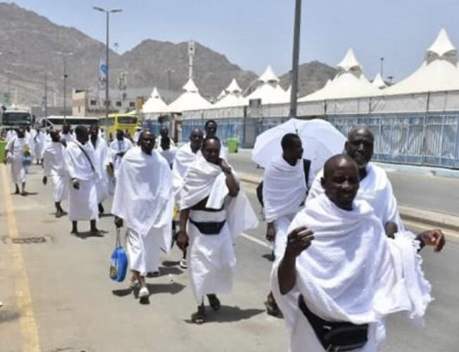 160 Intending Osun Pilgrims Get ₦‎2.4 Million After Delayed Flight