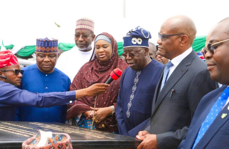 PHOTOS: President Tinubu Commissions Wuye Flyover/Link Bridge In Abuja 