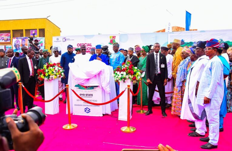Tinubu lauds Makinde, commissions 76.67 Alao-Akala Memorial Highway