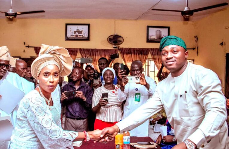 Ibadan North LG: OLUFADE Swears in Councillors, Calls for Quality Legislation as Adebola Taiwo Becomes Leader of the House