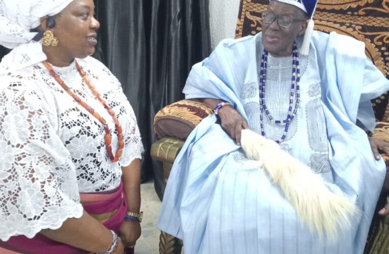 Oyo Born Princess Abeo Felicitates with Olubadan Designate, Oba Olakulehin on 89th Birthday