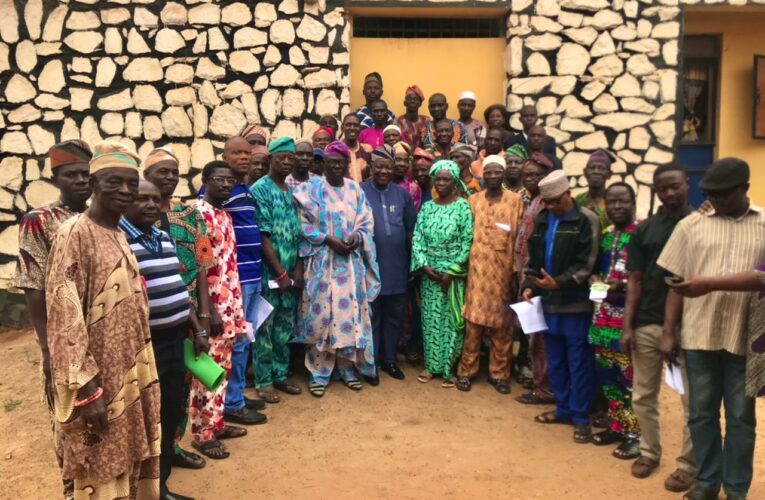 Ogbomoso North LG Chairman, Ogunlade pledges support for community policing 