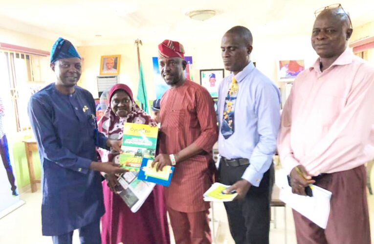 Oluyole LG Chairman Hosts Oyo NYSC Coordinator, Seeks Collaboration On Grassroots Health Initiative