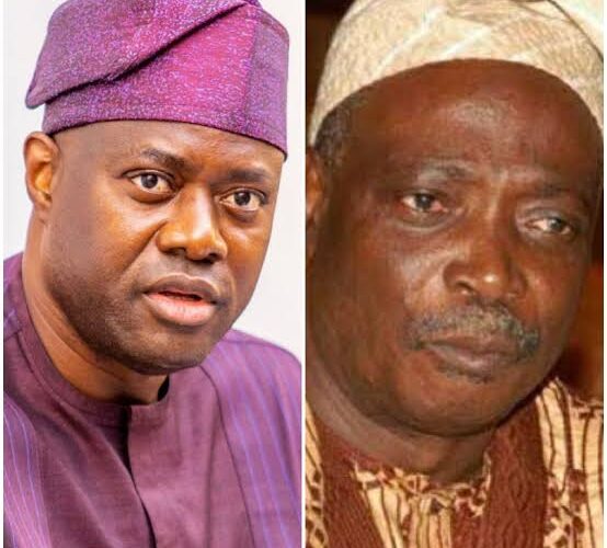 BREAKING: Ladoja Finally Agrees To Wear Beaded Crown