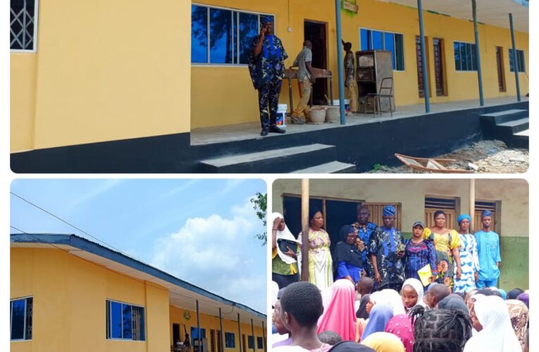 Akeem Olatunji Inspects Ongoing Remodeling Of LG Customary Court, Other Projects