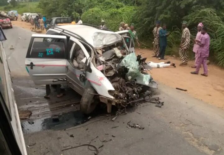 PHOTOS: Road crash claims many on old Ogbomoso – Oyo road