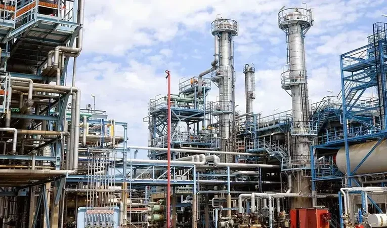 Oil Marketers begin Lifting Petrol From Dangote Refinery