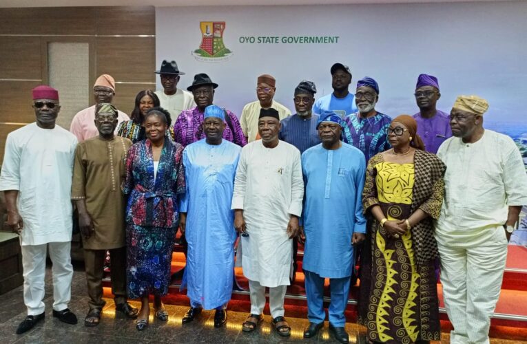 PDP: Oyinlola-Led Reconciliation Committee Visits Gov. Makinde