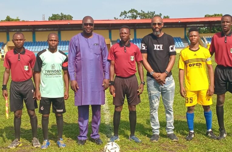 Comr Lekan Ayorinde Actor supports Quarter Finalists of Soun Football Competition, urges the rich to key into Soun’s developmental agenda