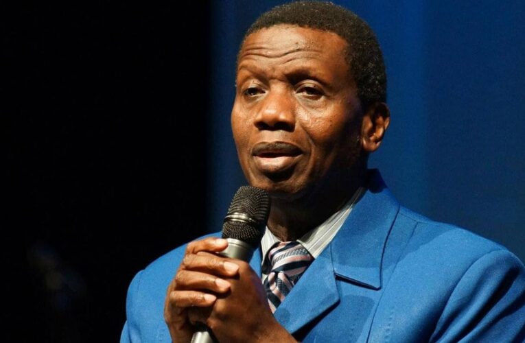 ‘Bishops Musn’t Die Of Hunger’, Adeboye Defends Rolls Royce Gift To Oyedepo