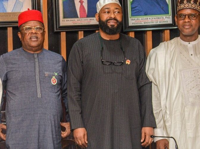 Umahi threatens to terminate 10 federal road contracts in Niger