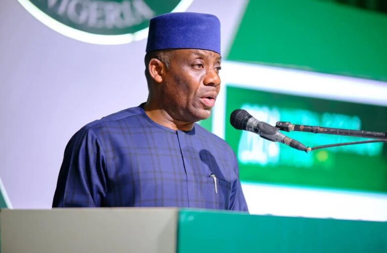 FG Cancels Foreign Trainings For Nigerian Scholars