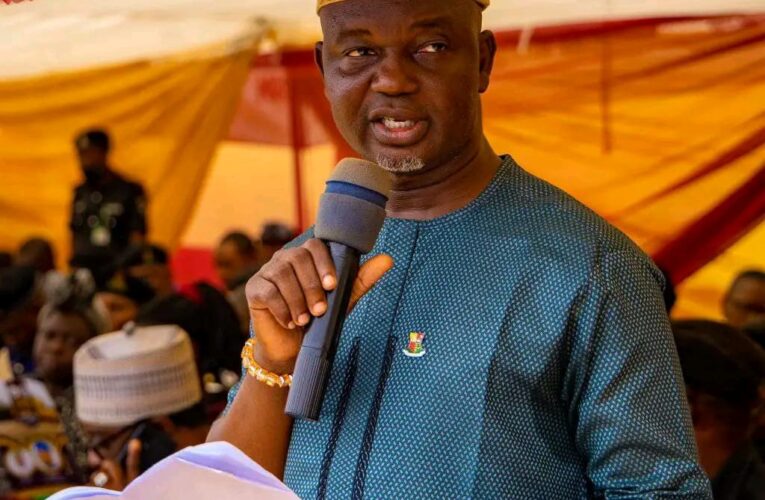 Dr. Temitope GLORIOUS Prohibits Illegal Gatherings, Fireworks, and Bush Burning in Ona Ara LG
