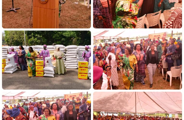 Yuletide: Mrs Makinde Distributes Food Items, Cash to Women Across 33 LGs