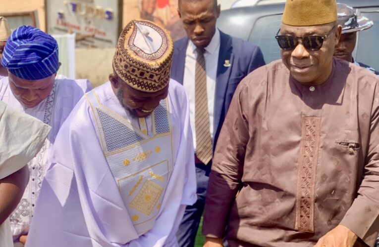 Oyo Deputy Gov attends NACOMYO Cordinator daughter’s wedding in Ibadan