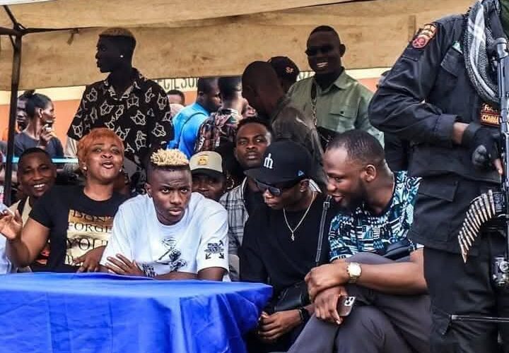 PHOTOS: Victor Osimhen Shares Keke And Food Items For Christmas In Olusosun