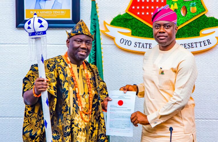 JUST IN: Makinde Presents Staff, Certificate Of Office To 46th Alaafin-elect, Prince Owoade