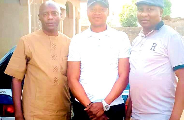 Two-business-mogul, Alhaji Sadiku Adio, Sologo celebrate Oke-ogun renowned presenter, Mc Mirinda on 40th birthday