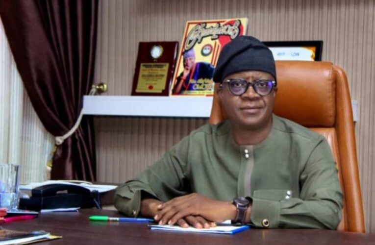 Aare of Akobo land, Oyeniyi felicitates Housing Corporation chair, Omotoso at 63